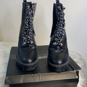 PRETTY LITTLE THING heeled laced combat boots with zipper